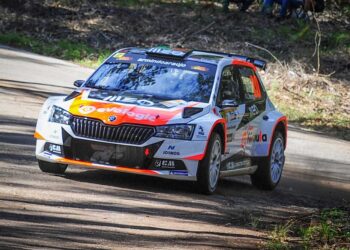 Armindo Araújo entrou com o pé direito no Rali Vidreiro