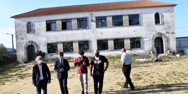 Câmara aposta na beneficiação da rede viária na freguesia do Louro