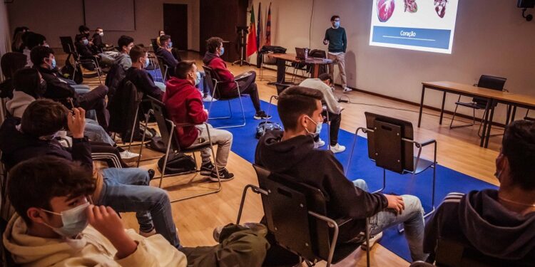 Alunos da Didáxis assistiram a palestra sobre doenças cardíacas