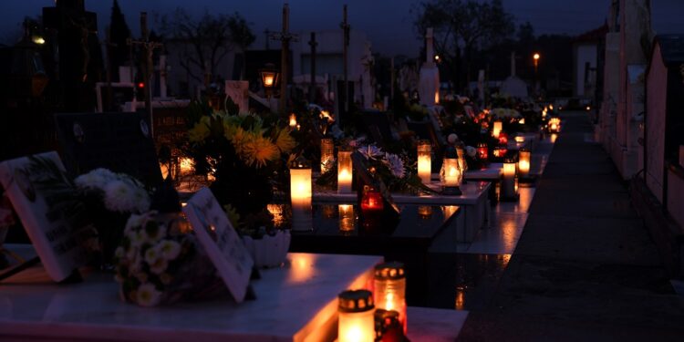 Cemitério Municipal de Famalicão encerra nos dias 31 de outubro e 1 de novembro