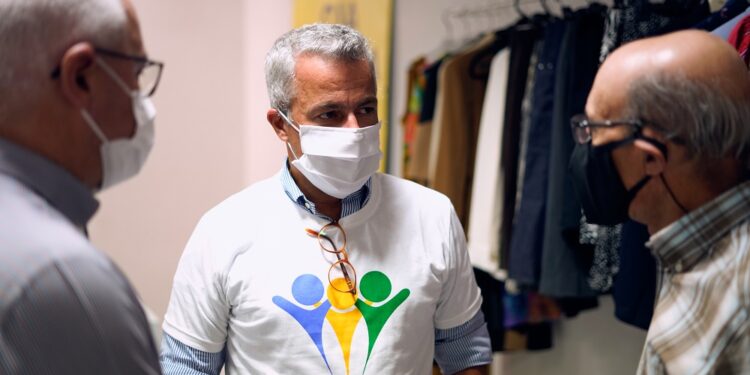 Associação Juntos por Famalicão recebe 2.500 peças de roupa do CITEVE