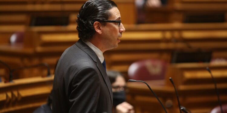 Nuno Sá assinala ao governo a necessidade de apoiar a imprensa local