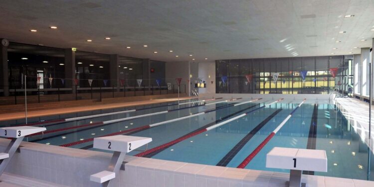 Piscinas Municipais de Ribeirão com obras de eficiência energética