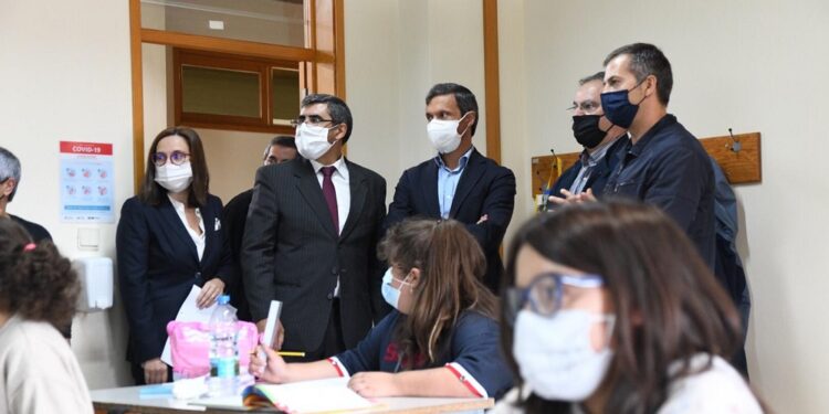 Comunidade educativa reabilita Escola de Pedome