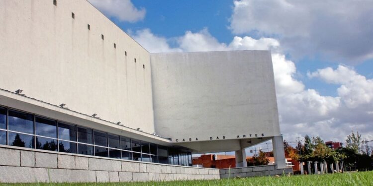 Casa das Artes antecipa espetáculos de sábado para sexta-feira