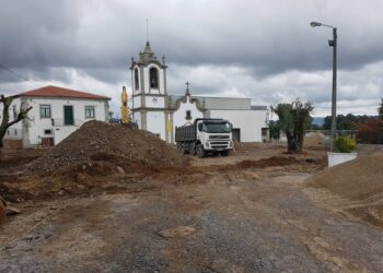 Obras de Requalificação do adro da Igreja de Gavião