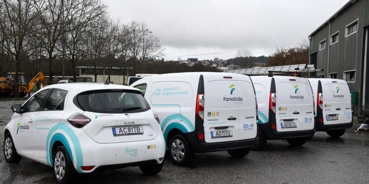 Parque de viaturas do município renova-se com mobilidade elétrica