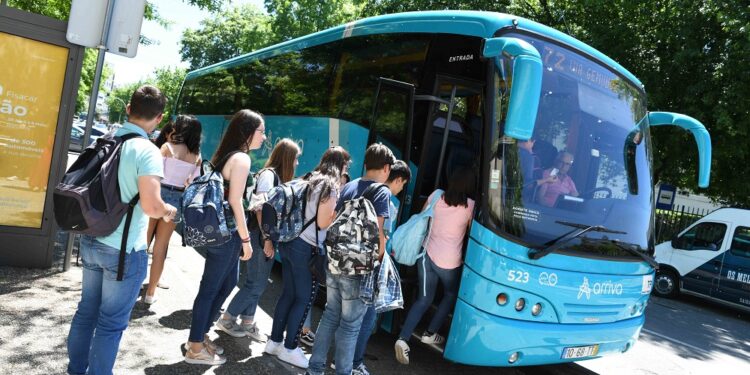 Perturbação no serviço de transportes escolares em Vila Nova de Famalicão