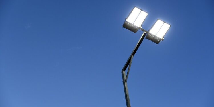 Câmara de Famalicão já apoiou a colocação de iluminação LED em 20 recintos desportivos