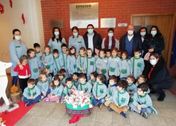 Chocolate que consola: Alunos das freguesias de Arnoso Sta. Maria, Sta. Eulália e Sezures receberam um mimo