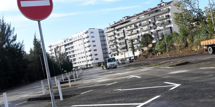 Cidade de Famalicão ganha mais 150 lugares de estacionamento gratuito no centro da cidade