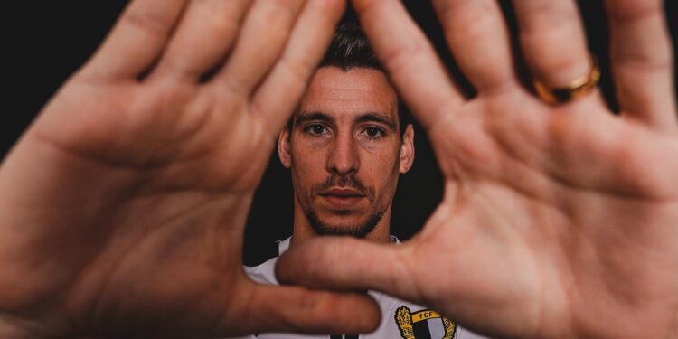 NOVO REFORÇO NO PLANTEL FAMALICENSE