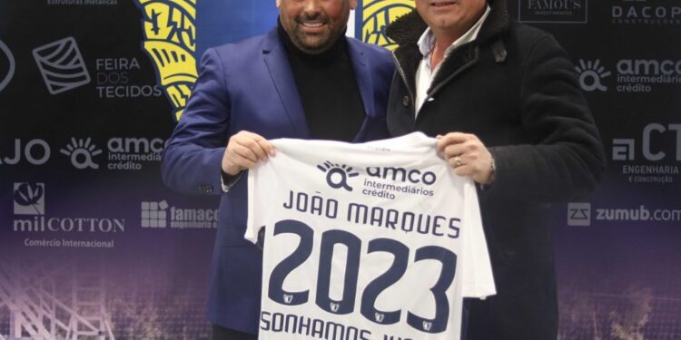 VÍDEO: F. C. FAMALICÃO MANTÉM JOÃO MARQUES NA LIDERANÇA DA EQUIPA FEMININA