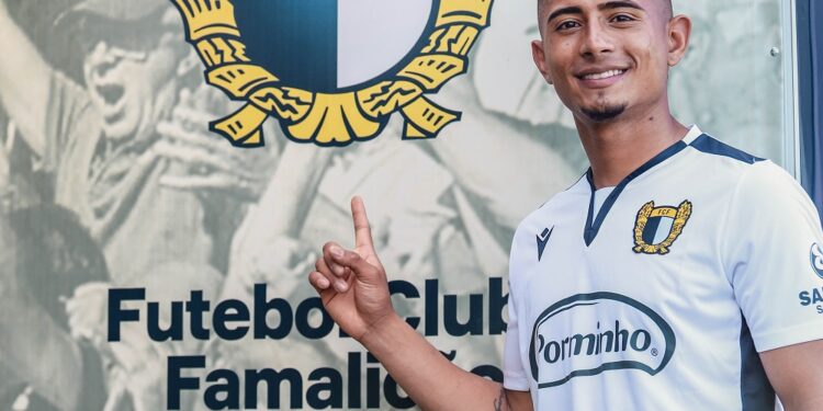 Edwin Herrera assina pelo FC Famalicão