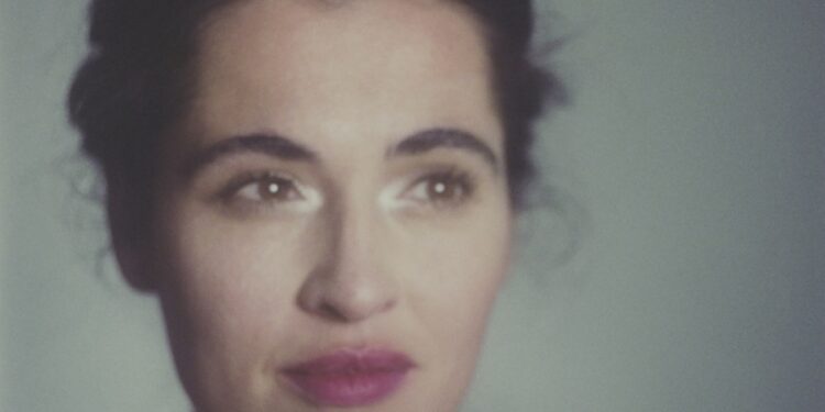 Sílvia Pérez Cruz, um bálsamo para a alma ao pôr do sol