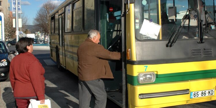 Famalicenses com descontos de 50 por cento nos transportes rodoviários