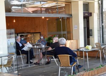 Câmara isenta esplanadas de taxas e permite alargamento