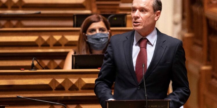 Famalicão de fora dos Projetos-Piloto dos cuidadores informais