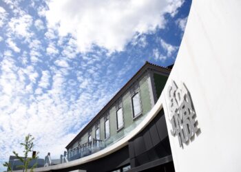 Famalicão cria “Linha J” para apoiar e ajudar os jovens