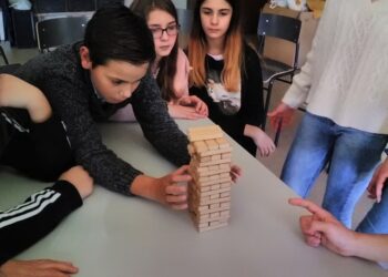 Programa Acompanhar apoia mais de 940 crianças e jovens em risco