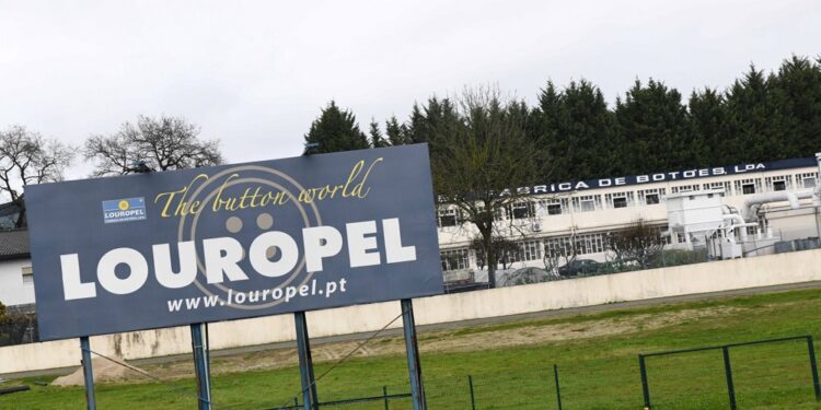 Câmara dá luz verde à ampliação do maior fabricante mundial de botões