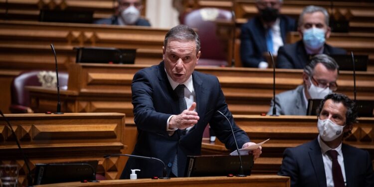 Partidos aprovam Relatório de Jorge Paulo Oliveira sobre os incêndios de junho de 2017