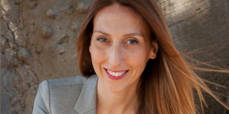 DEPUTADA CRISTINA RODRIGUES QUER MAIS TRANSPARÊNCIA NA CULTURA