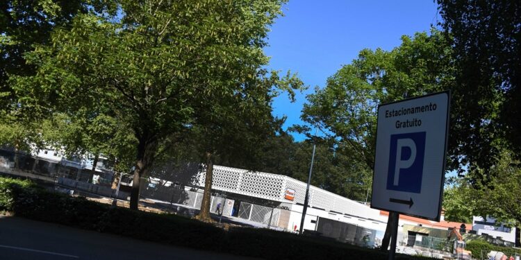 Horários, contactos e estacionamento: o que precisa de saber sobre a Praça