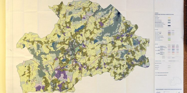 Câmara de Famalicão prevê conclusão do PDM em 2022