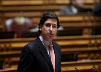 Nuno Sá responde quanto à investigação das moradas falsas