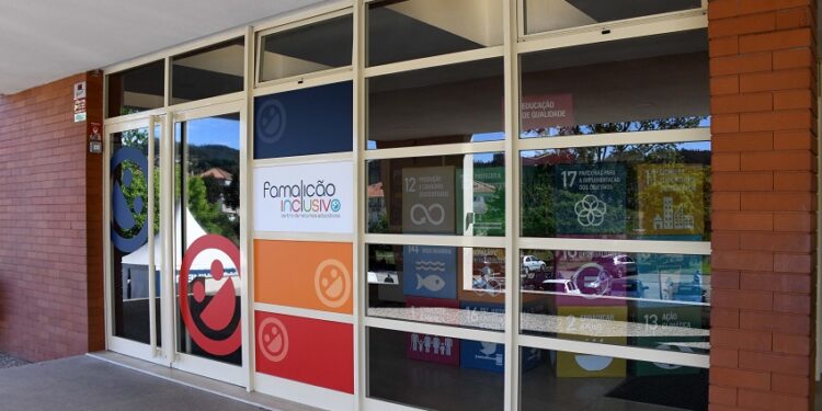 Paulo Cunha inaugura Centro de Recursos Educativos no CIIES