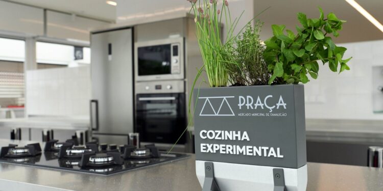 Lígia Santos é apresentada amanhã como Chef residente da Cozinha experimental da Praça