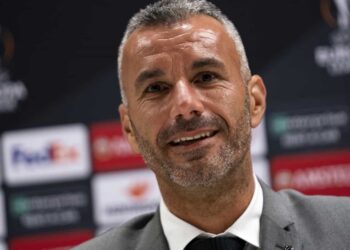 Ivo Vieira renova contrato por duas épocas