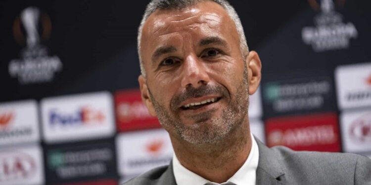 Ivo Vieira renova contrato por duas épocas