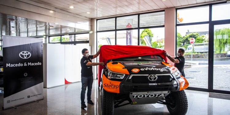 Tiago Reis na Baja TT Montes Alentejanos com Toyota Hilux v8 Overdrive