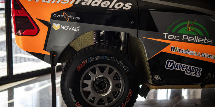 Tiago Reis na Baja TT Montes Alentejanos com Toyota Hilux v8 Overdrive