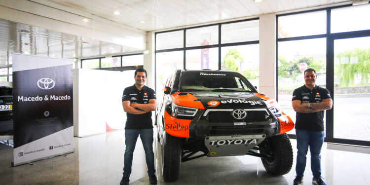 Tiago Reis na Baja TT Montes Alentejanos com Toyota Hilux v8 Overdrive