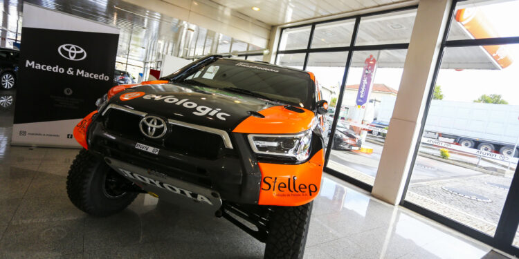 Tiago Reis na Baja TT Montes Alentejanos com Toyota Hilux v8 Overdrive