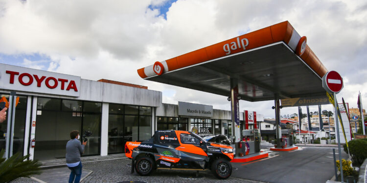 Tiago Reis na Baja TT Montes Alentejanos com Toyota Hilux v8 Overdrive