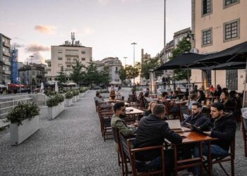 Os três novos patamares no desconfinamento propostos pelos especialistas