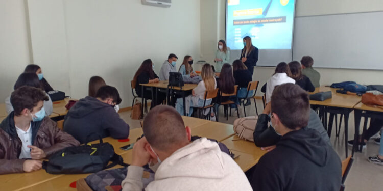 OFICINA promove acesso ao ensino superior