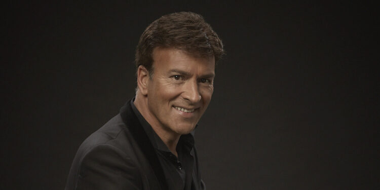 Tony Carreira está estável