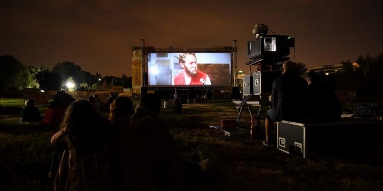 O cinema fora de portas está de regresso a Famalicão