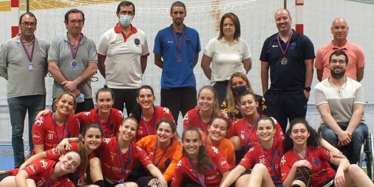 Andebol Sénior Feminino ACV passa invicto à fase nacional das Competições