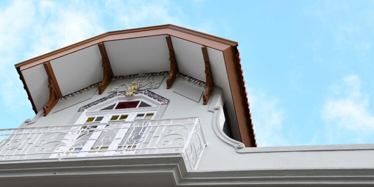 Reabilitação do edifício Serafim e Esperança Oliveira no centro de Famalicão recebeu Menção Honrosa