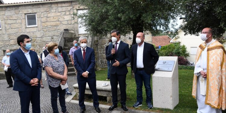 Requalificação do adro da Igreja permite a Sezures “construir comunidade”