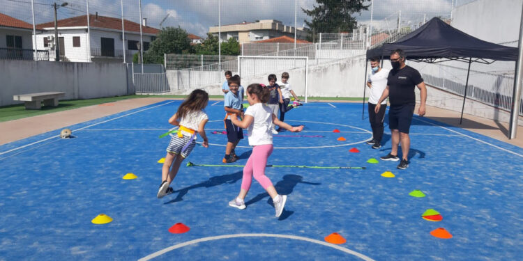 Parque de diversões na Escola EB/JI de Lousado
