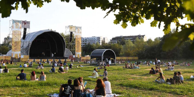 Anima-Te recebe cantor Toy