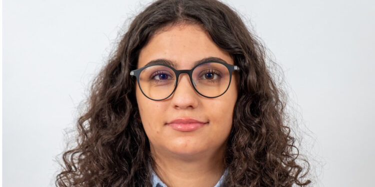 Ana Loureiro do BE apresenta-se como candidata a Joane