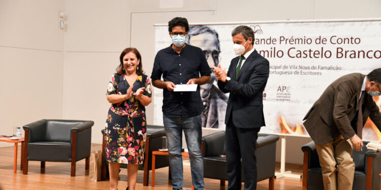 Bruno Vieira Amaral recebe o Grande Prémio Camilo Castelo Branco
